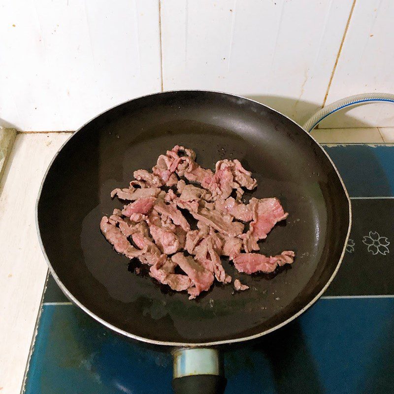 Step 2 Stir-fried bok choy with beef Stir-fried bok choy with beef (recipe shared by a user)