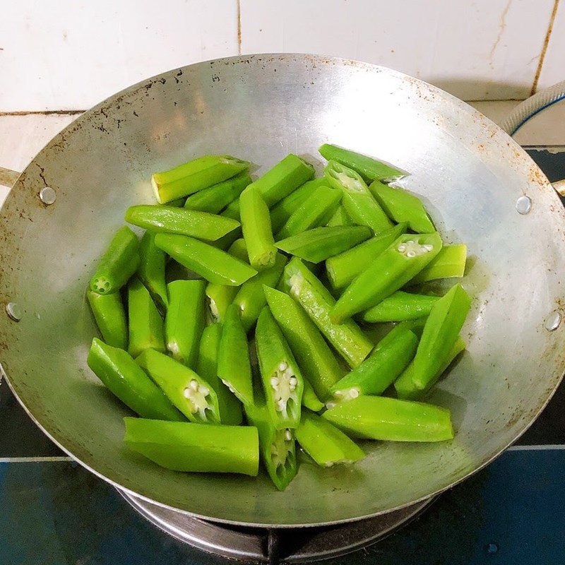 Step 2 Make stir-fried okra with fermented tofu Stir-fried okra with fermented tofu