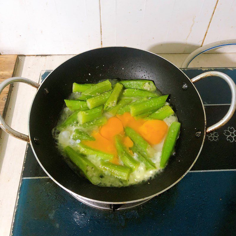 Step 2 Making stir-fried okra with eggs Stir-fried okra with eggs