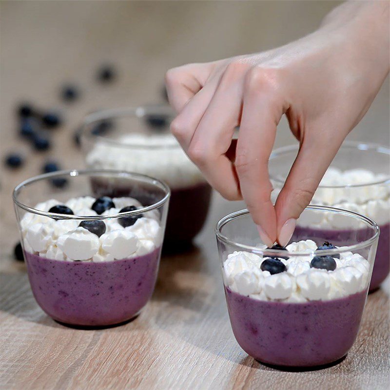 Step 5 Make the cream mixture and decorate Blueberry panna cotta