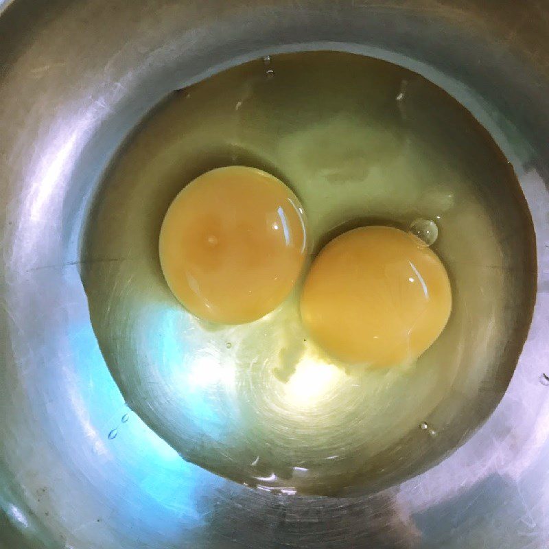 Step 1 Make the egg mixture Sausage Roll Eggs