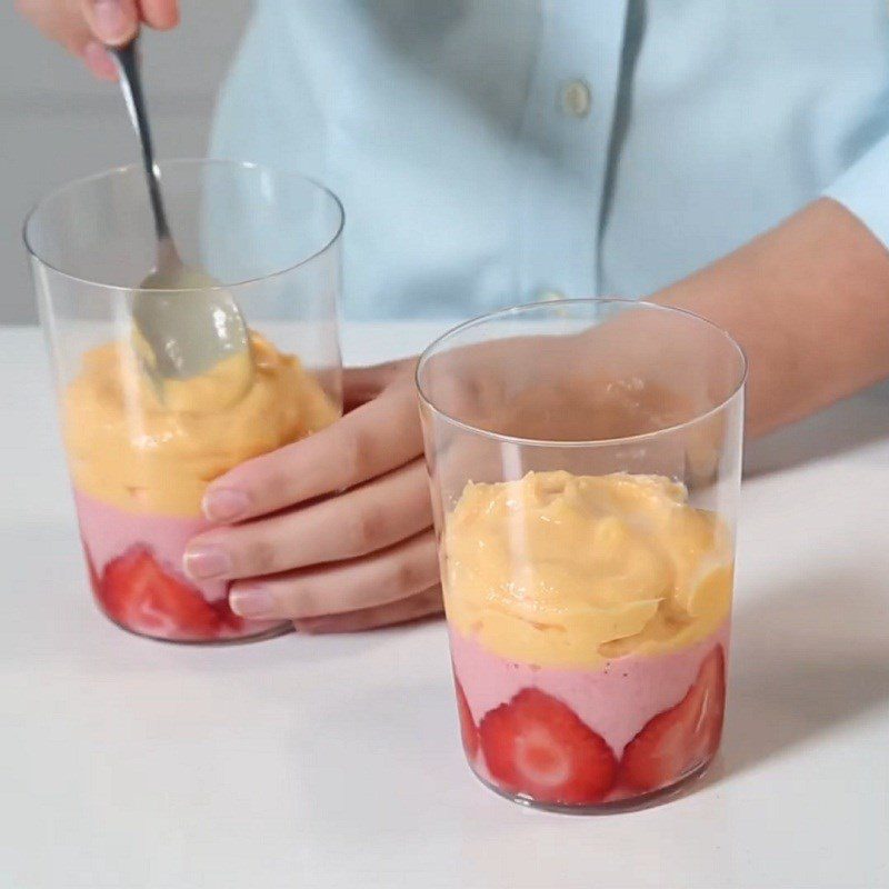 Step 2 Make the deep yellow smoothie layer Sunset smoothie 3 layers