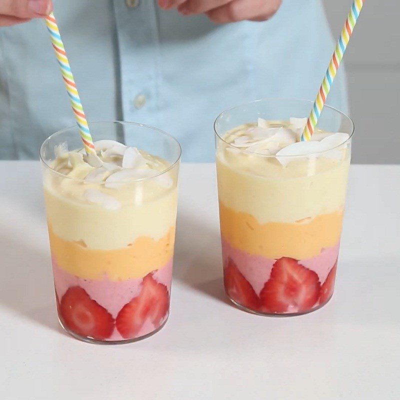 Step 3 Make the light yellow smoothie layer Sunset smoothie 3 layers