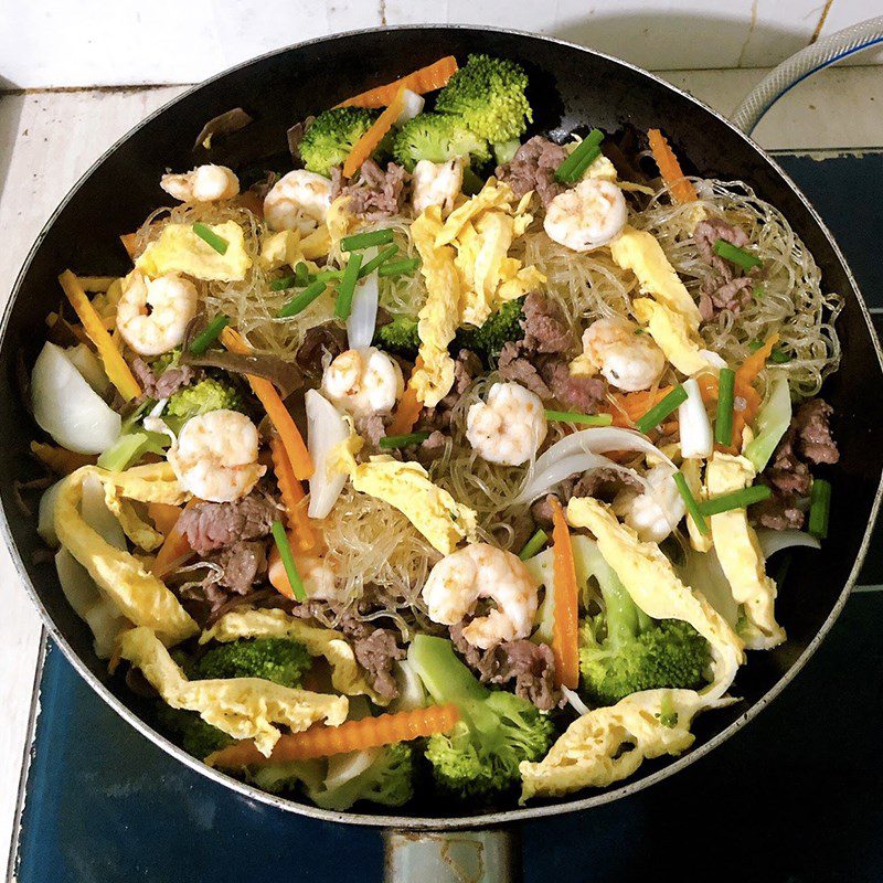 Step 5 Make mixed stir-fried vermicelli Mixed stir-fried vermicelli