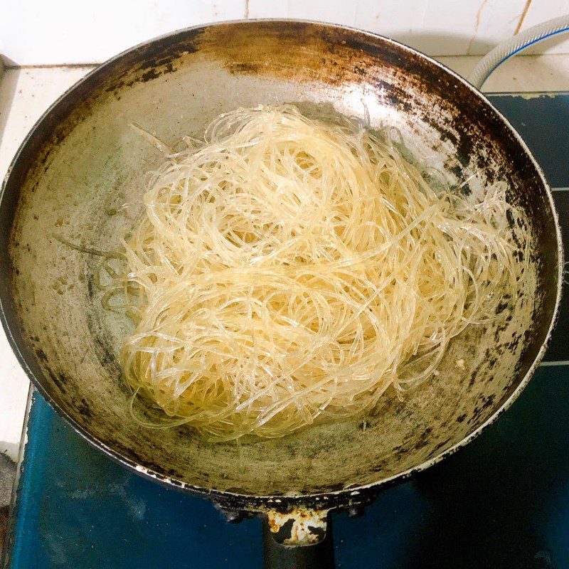 Step 2 Making Stir-fried Vermicelli with Shrimp