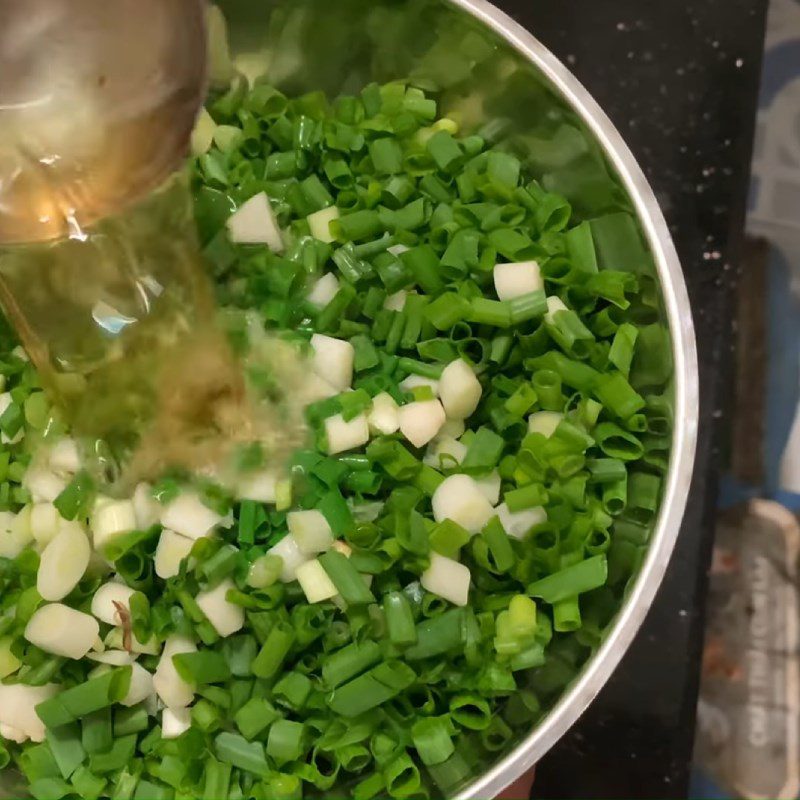 Step 6 Making scallion oil Grilled spring rolls