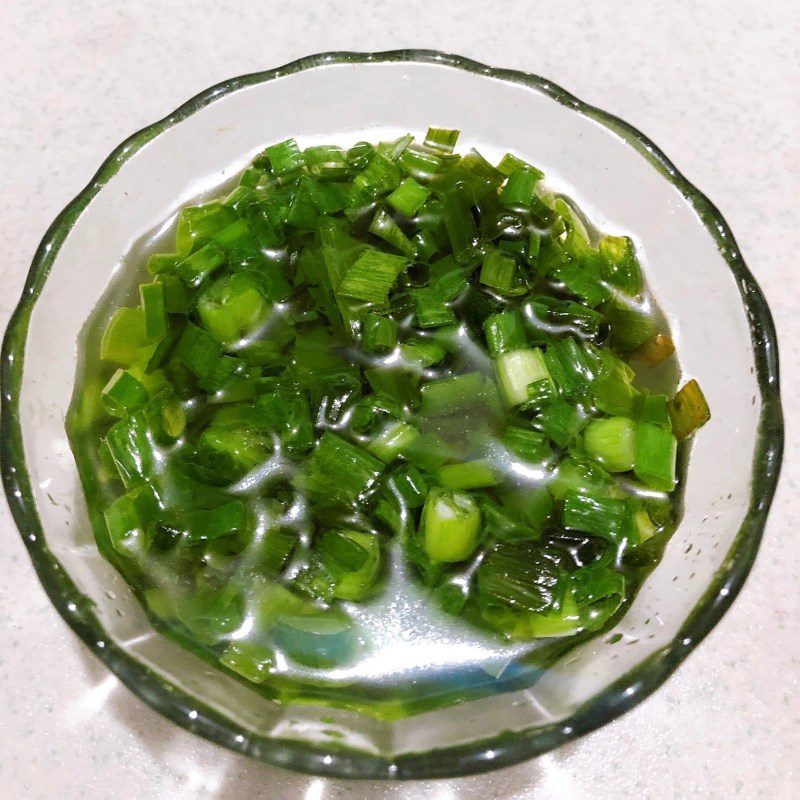 Step 3 Make scallion oil and steam the bread Steamed bread with minced meat