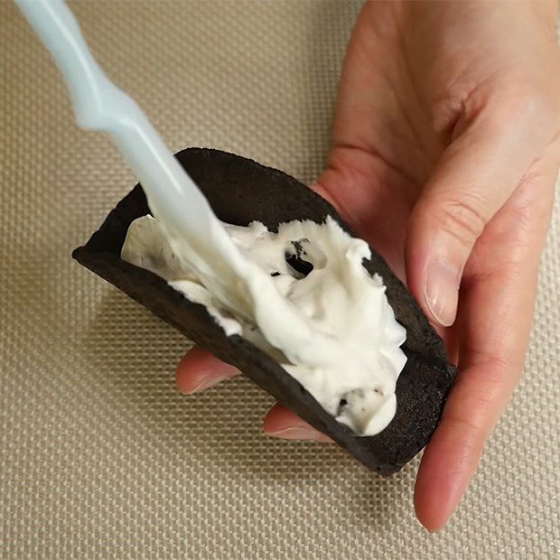 Step 4 Make Oreo cream filling Oreo tacos