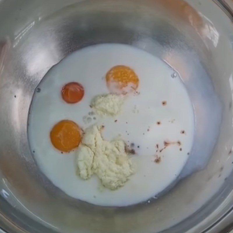 Step 1 Make milk egg filling for Orange Bun