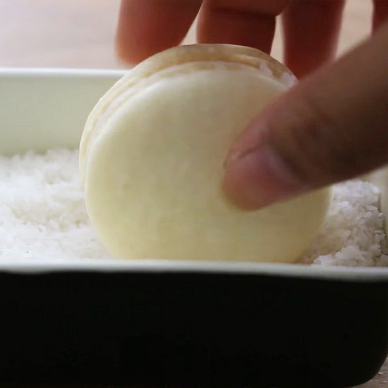 Step 5 Making the filling and finishing Coconut macaron with flour