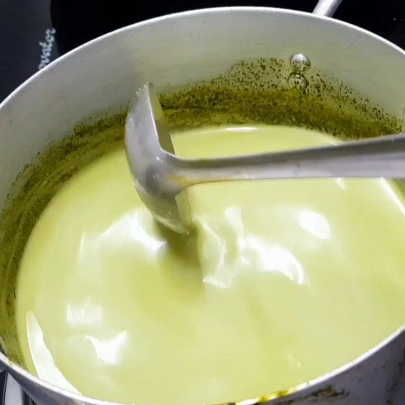 Step 6 Make pandan coconut milk with pandan sticky rice