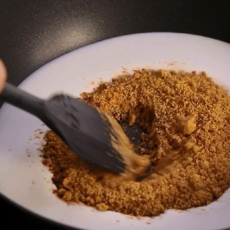 Step 5 Making palm sugar syrup for sweet steamed rice cakes