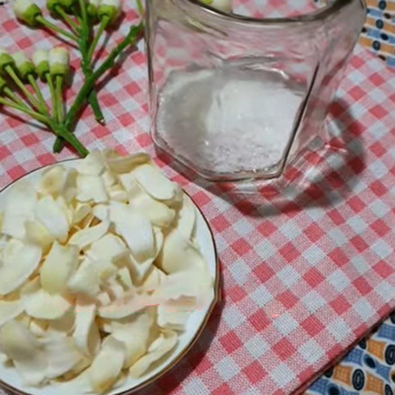 Step 2 Make grapefruit flower syrup Grapefruit flower syrup