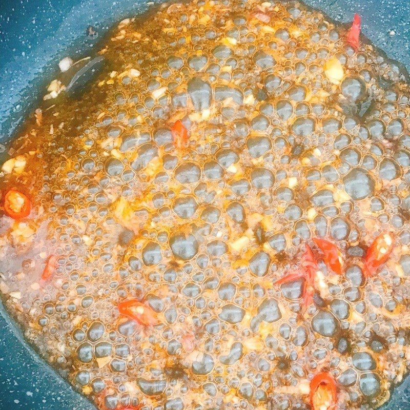 Step 4 Making the sauce and scallion oil Fried rice balls served with shrimp paste