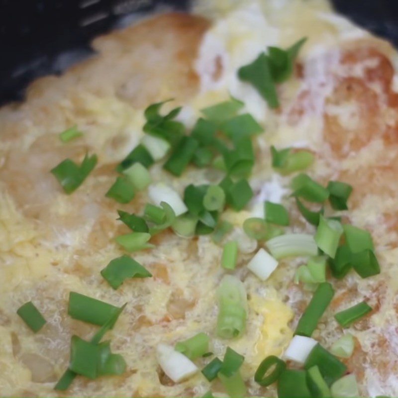 Step 4 Making fried egg pho Fried egg pho