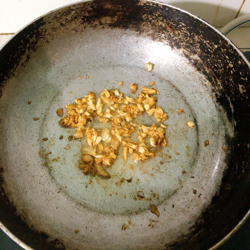 Step 2 Stir-fried water spinach with garlic Stir-fried water spinach with garlic