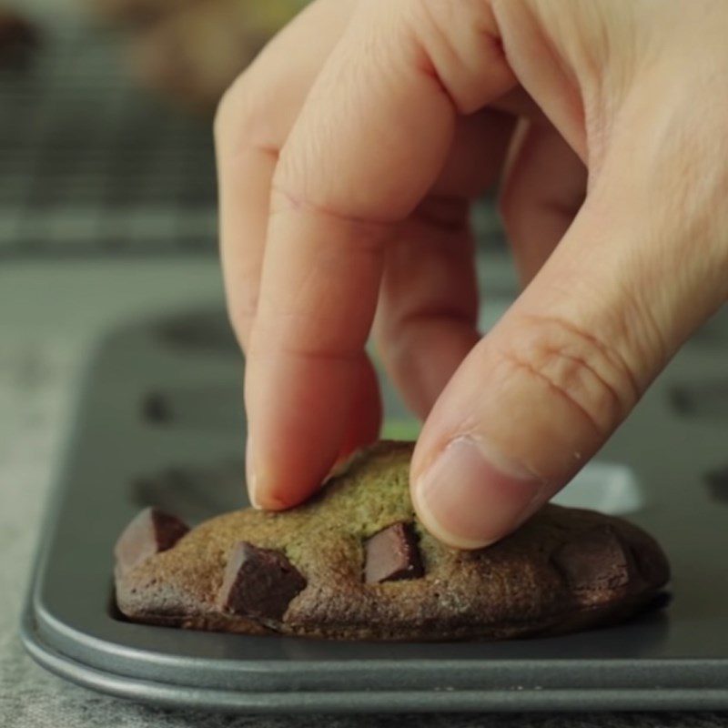 Step 4 Making chocolate coating and dipping the cake Green tea chocolate madeleine shell cake