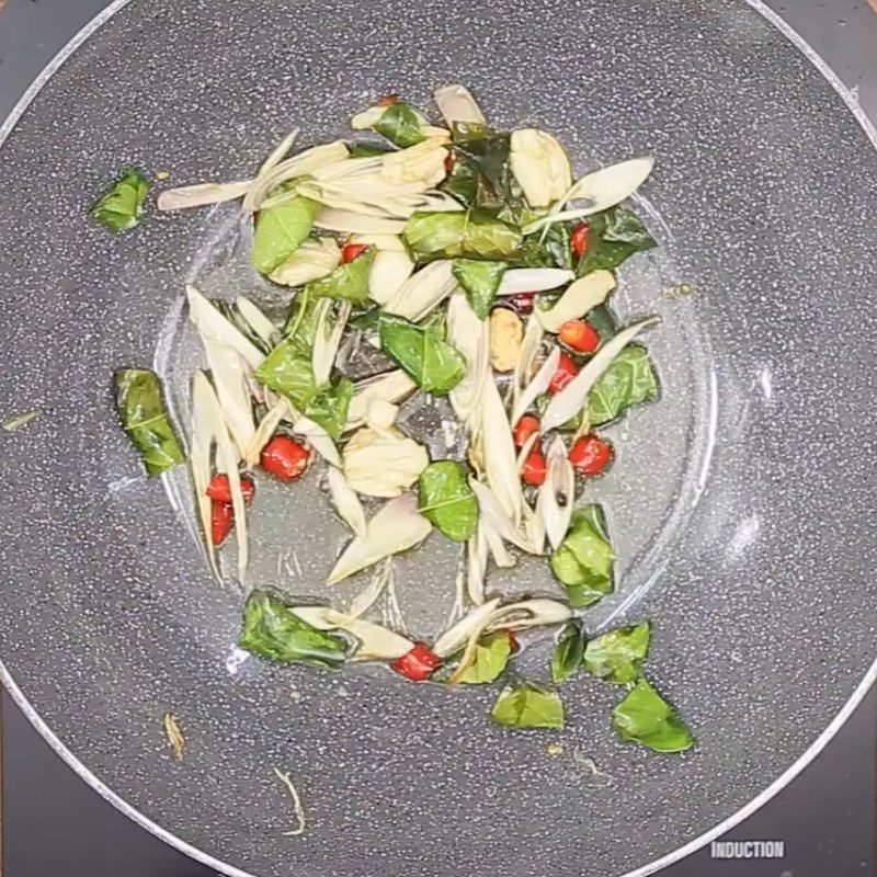 Step 2 Make Coconut Sauce Stir-Fried Coconut Snails