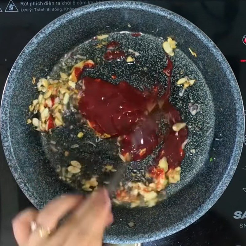 Step 4 Make the sauce Steamed meat okra