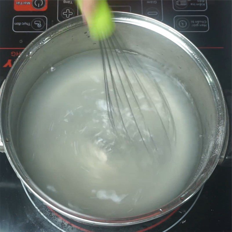 Step 1 Making coconut jelly for green tea jelly mooncake with coconut milk