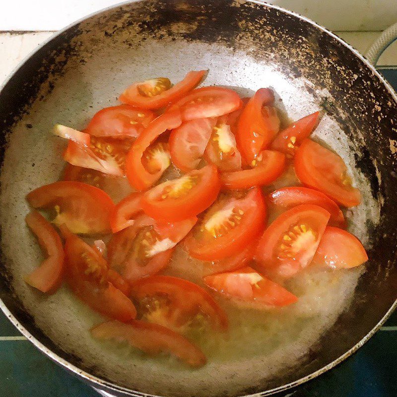 Step 2 Making beef stir-fried with tomatoes Beef stir-fried with tomatoes