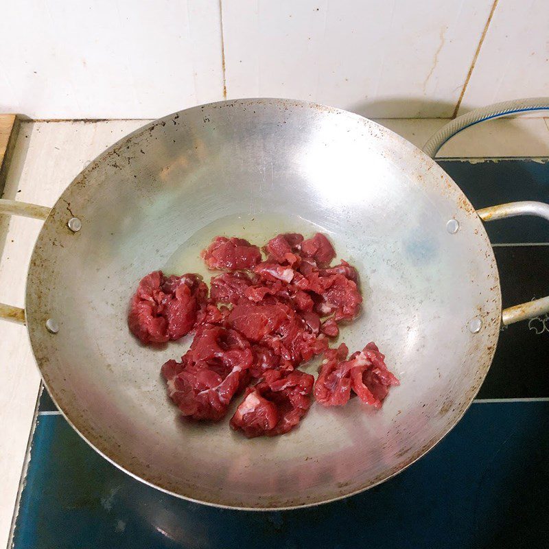 Step 3 Stir-fried Beef with Okra Stir-fried Beef with Okra