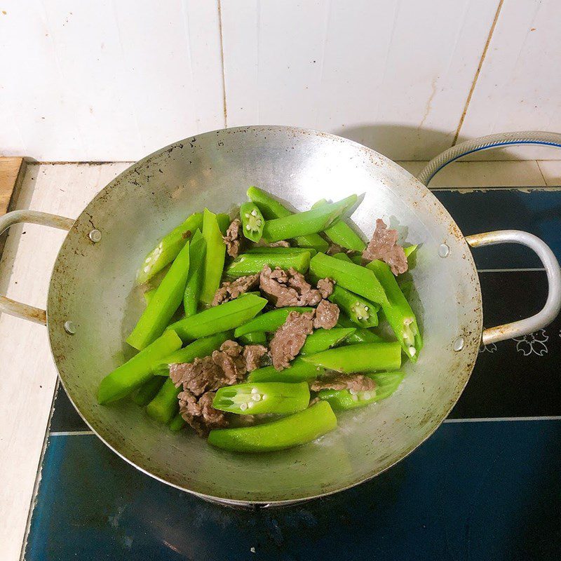 Step 3 Stir-fried Beef with Okra Stir-fried Beef with Okra