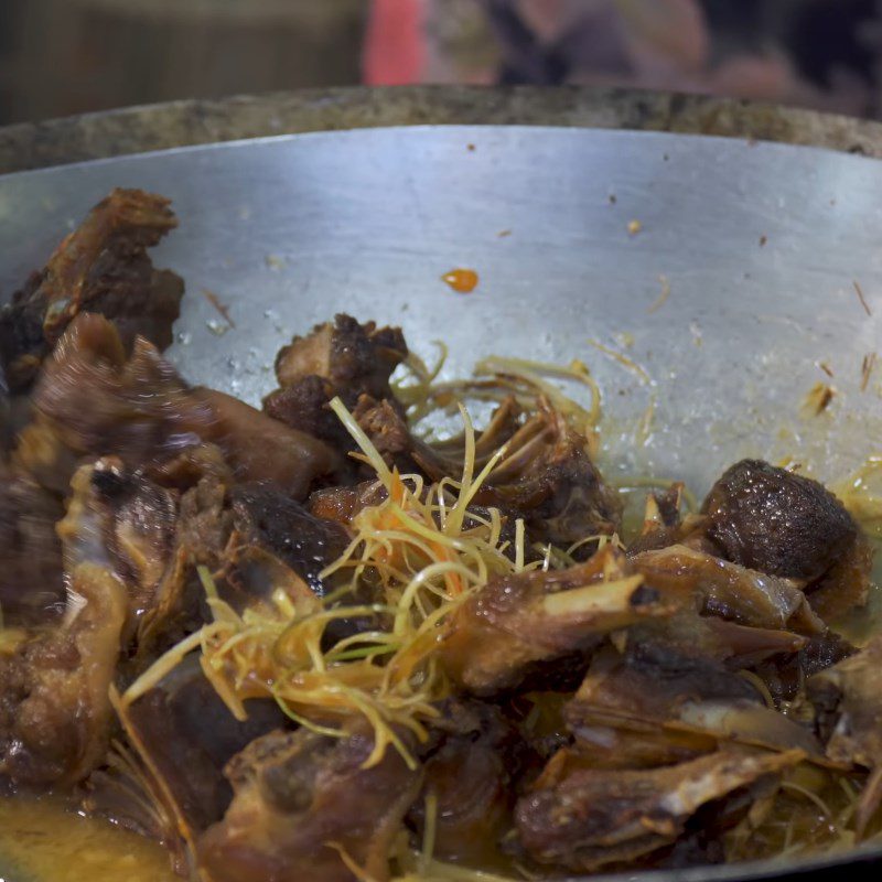 Step 4 Making fried duck with fish sauce Fried duck with lemongrass and chili fish sauce