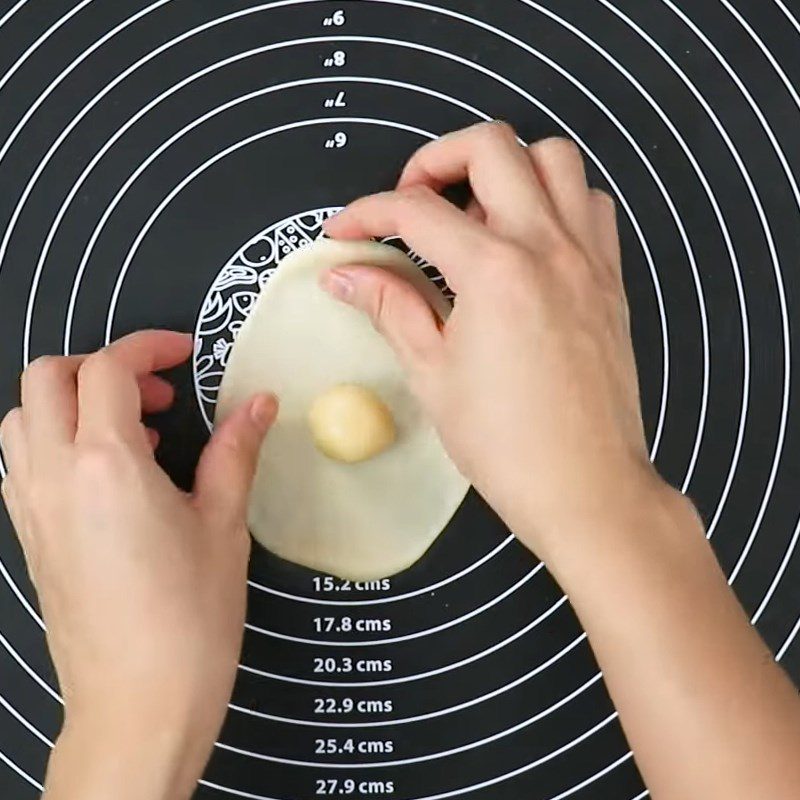 Step 3 Rolling the dough for melting salted egg pastry