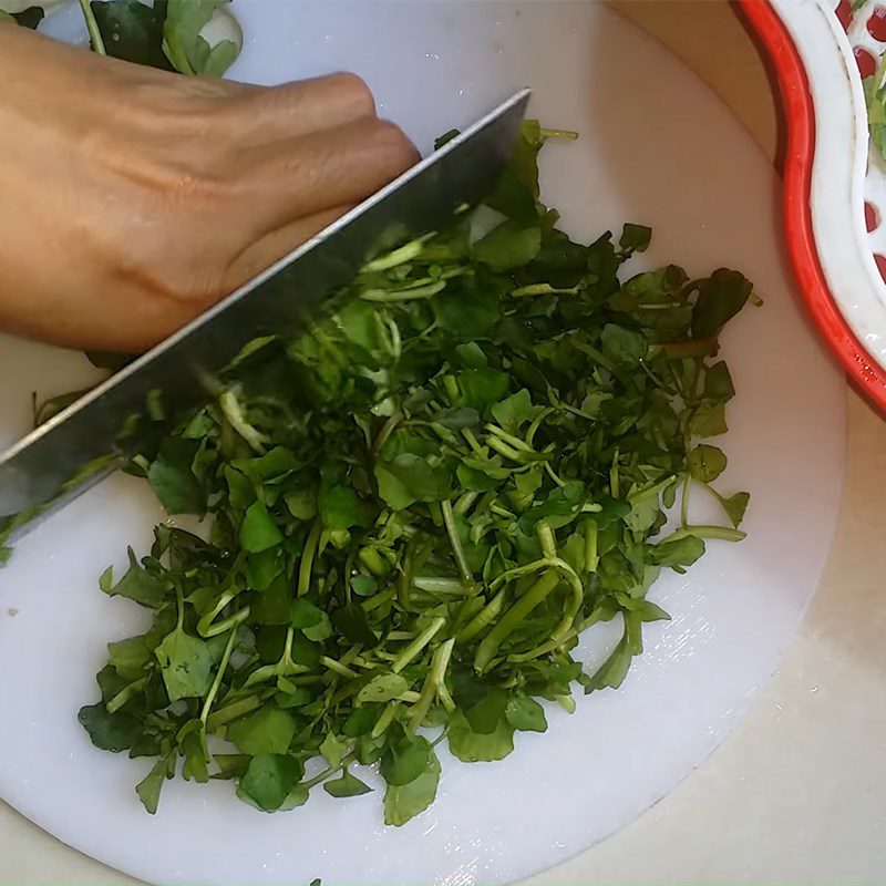 Step 1 Picking and washing watercress with minced meat