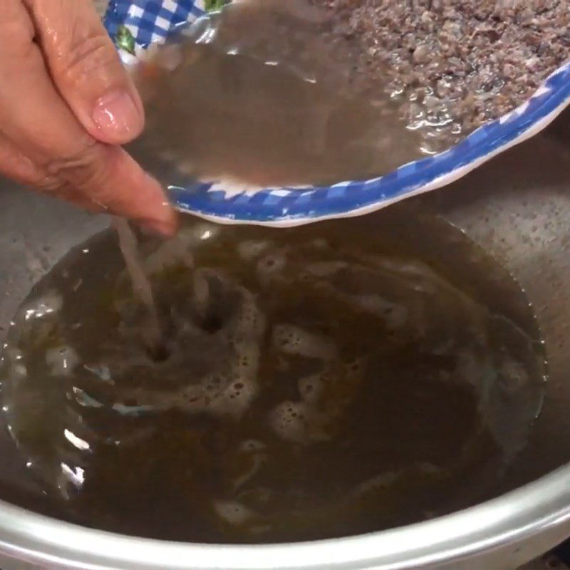 Step 1 Extract Crab Meat and Filter Crab Stock for Crab Soup with Mustard Greens