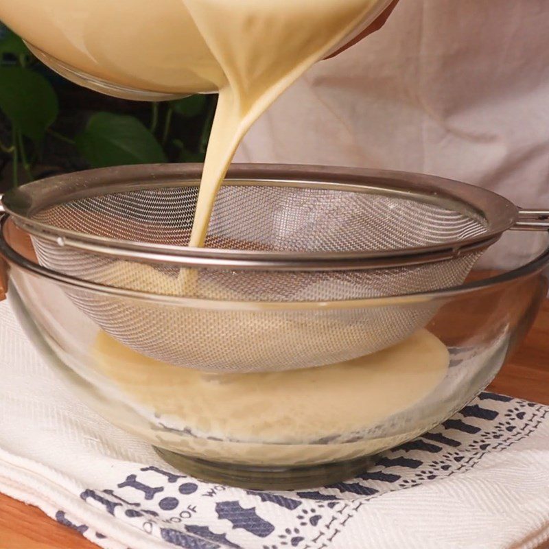 Step 3 Straining, resting the cake batter Thousand-layer rose crepe cake