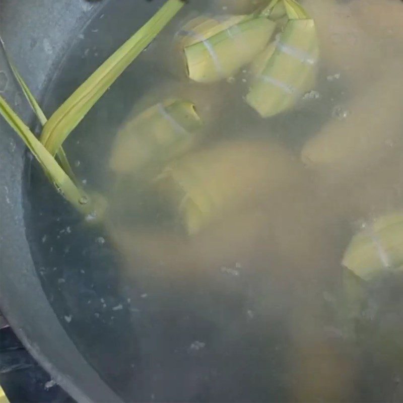 Step 5 Boiling the Coconut Leaf Cake Ben Tre