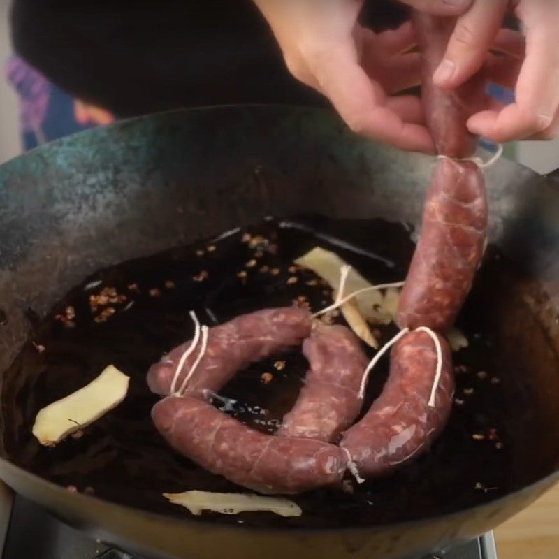 Step 3 Boiling sausage Grilled sausage