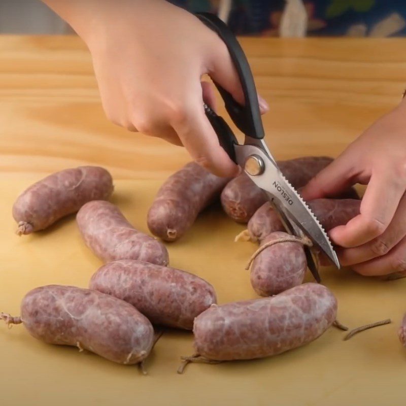 Step 3 Boiling sausage Grilled sausage