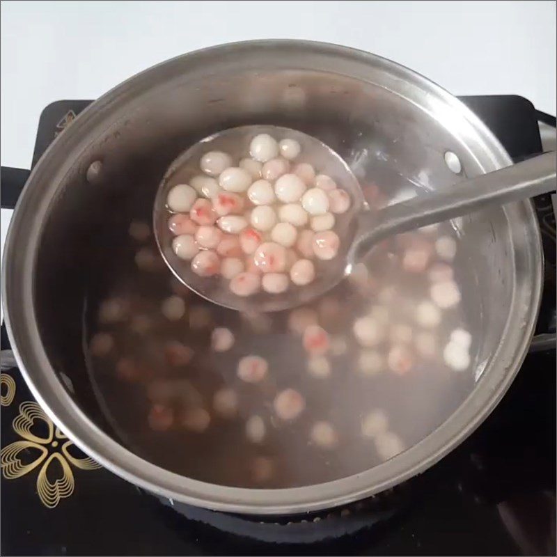 Step 3 Boil the pearls Yogurt jackfruit pearl