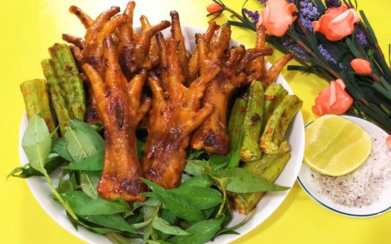 Grilled chicken feet