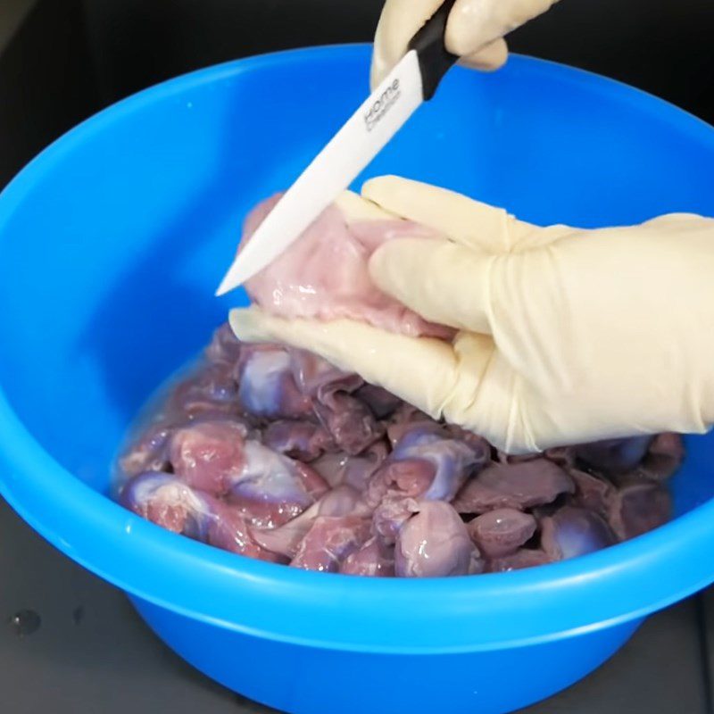 Step 1 Prepare chicken gizzards Crispy chicken gizzards