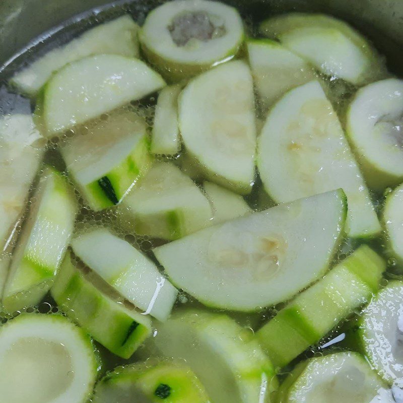 Step 3 Cooking zucchini soup stuffed with shrimp and pork