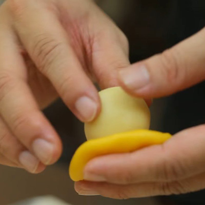 Step 3 Shaping the dough and filling Mooncake of the 12 zodiac signs