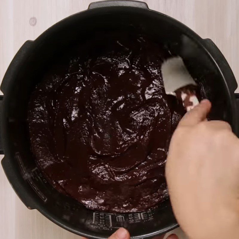 Step 3 Cook the cake for chocolate brownie using a rice cooker