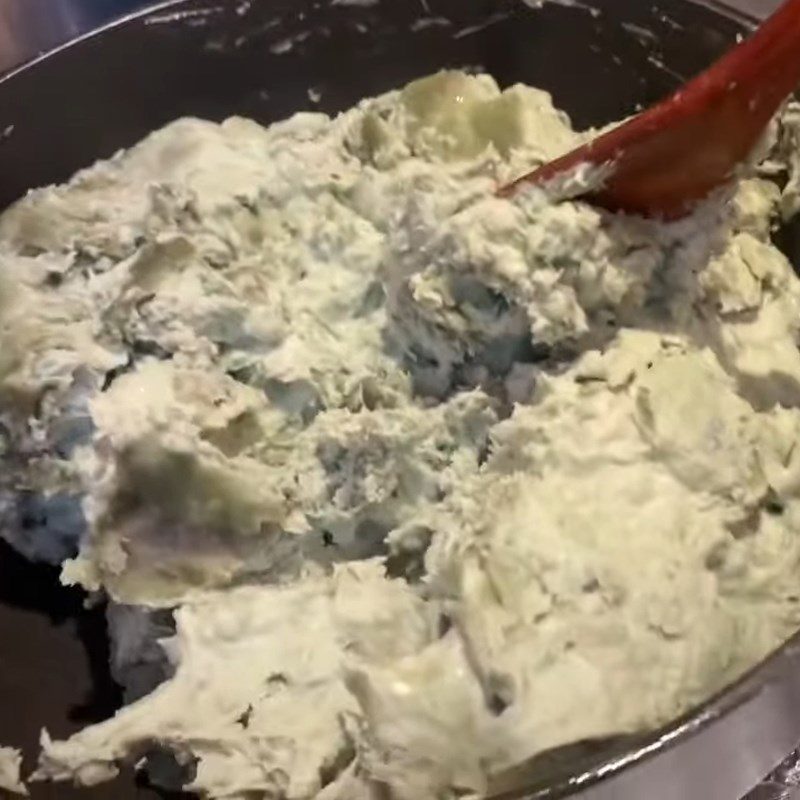 Step 2 Cooking the dough with mugwort leaf water Hand-rolled mugwort cake