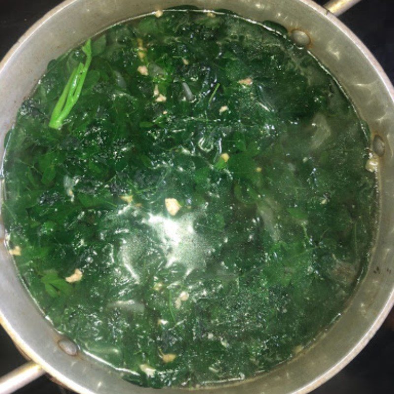 Step 3 Cooking Moringa Leaf Soup with Minced Meat