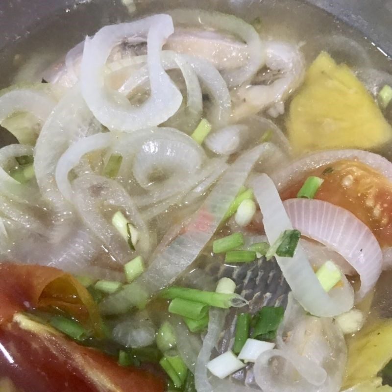 Step 3 Cook the soup for sour red tilapia soup (recipe shared by users)