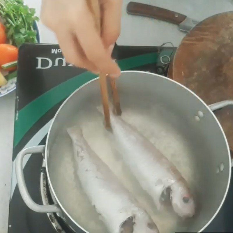 Step 4 Cooking clam soup with dill and fragrant tomatoes