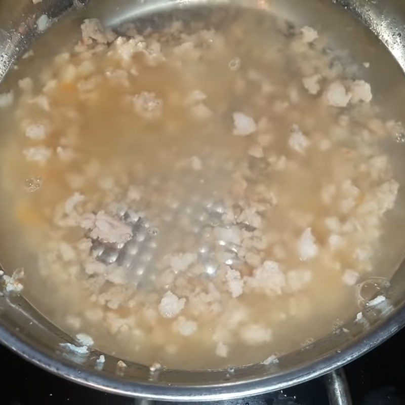 Step 4 Cooking soup Vegetable soup with shrimp and meat