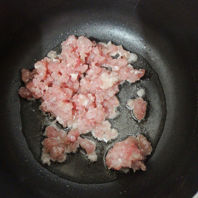 Step 3 Cook the soup Cúc vegetable soup (tần ô) minced meat