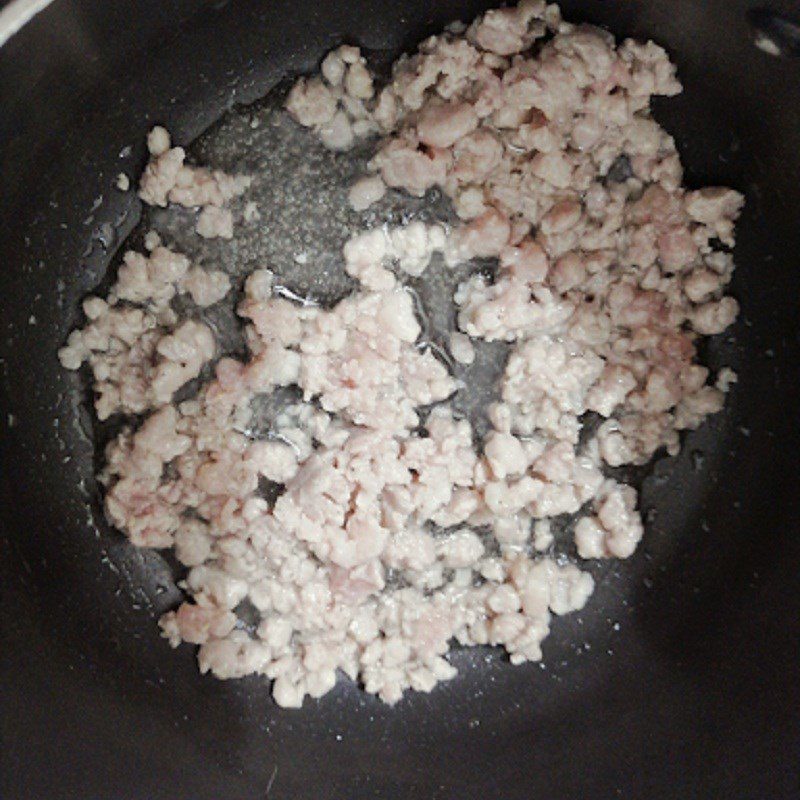 Step 3 Cook the soup Cúc vegetable soup (tần ô) minced meat