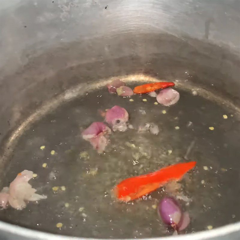 Step 4 Cook the soup Sweet potato leaf soup with clams