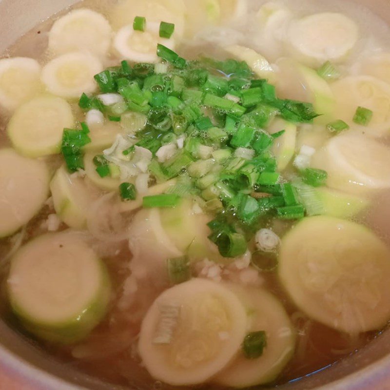 Step 2 Cook zucchini soup with shrimp